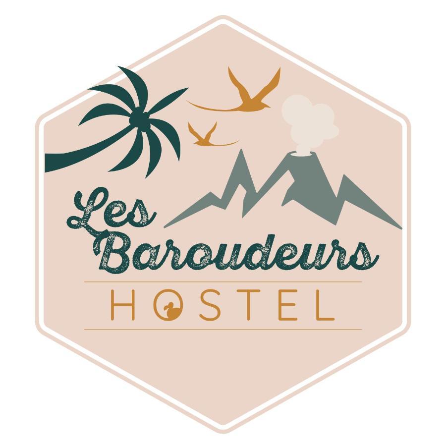 Les Baroudeurs Hostel Сен-Пьер Экстерьер фото